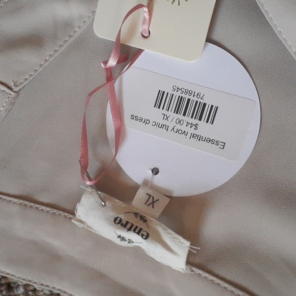 Entro Ivory Dress SIZE XL - Picture 3 of 3